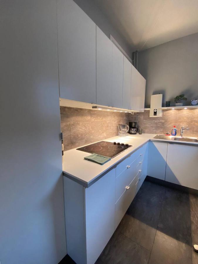 Cozy Modern With Small Balcony In The Heart Of Lejlighed