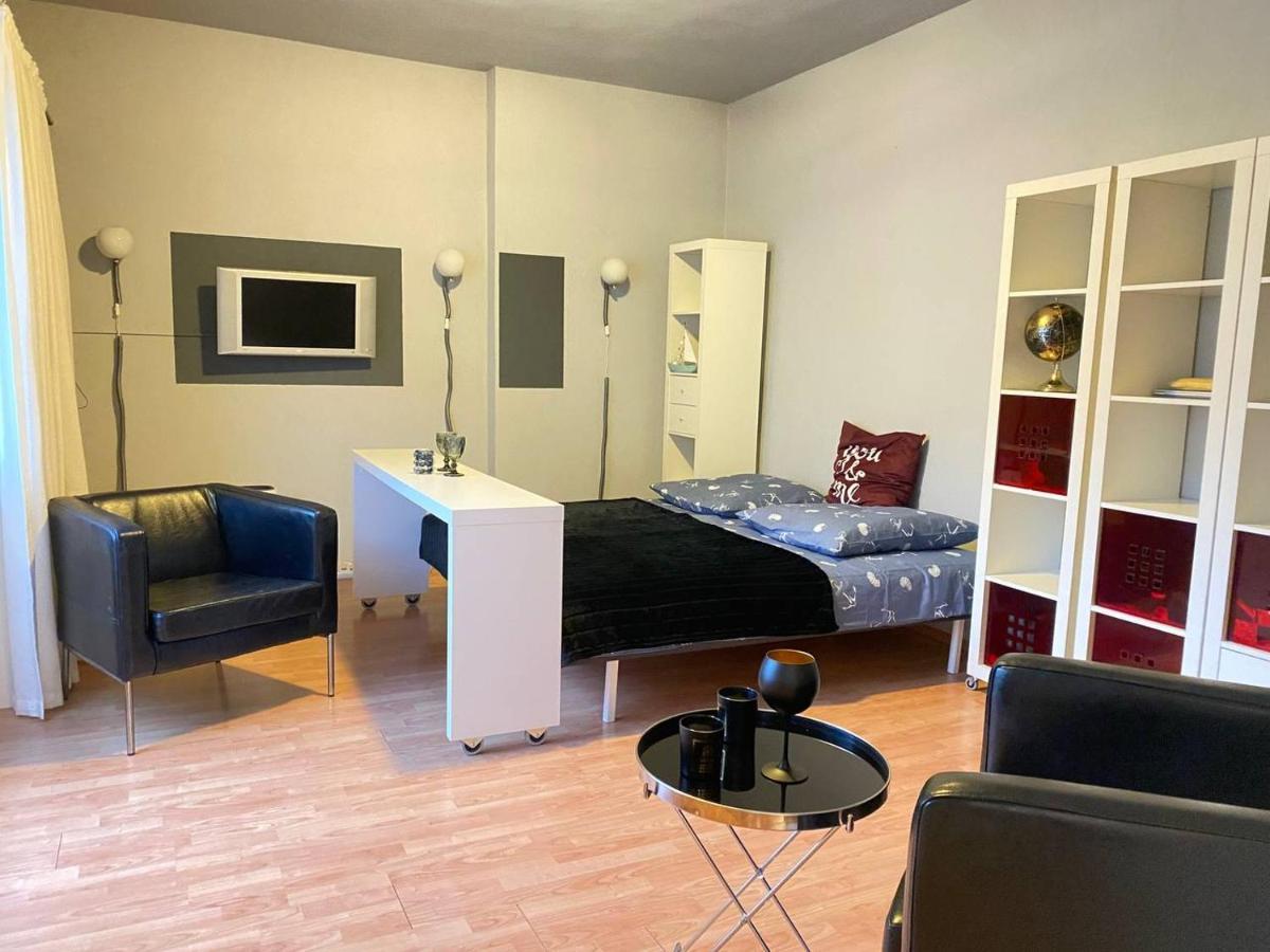 Cozy Modern With Small Balcony In The Heart Of Lejlighed